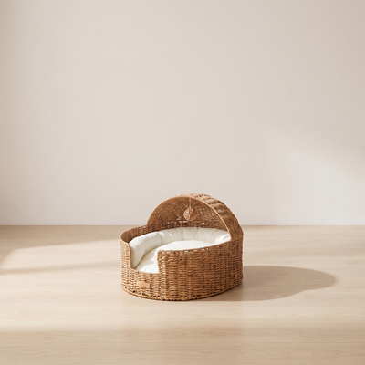 Cradela cradle bed in a minimal room with pale oak floor